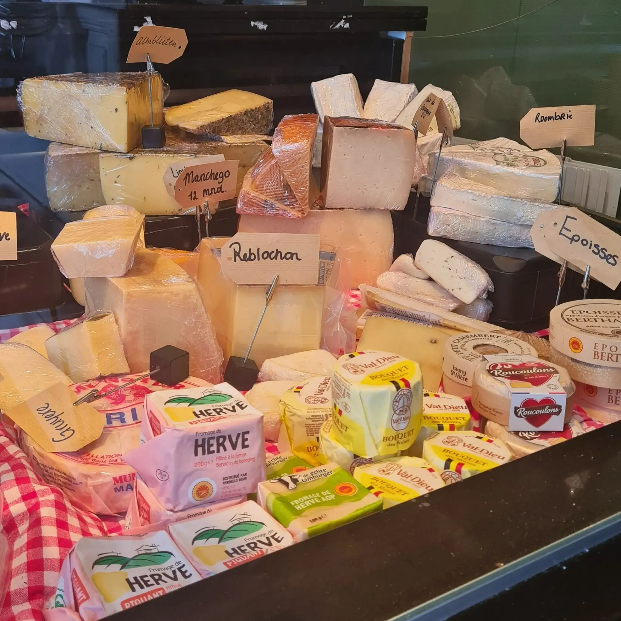 Verse gesneden kazen voor een heerlijke borrelplank Meerssen